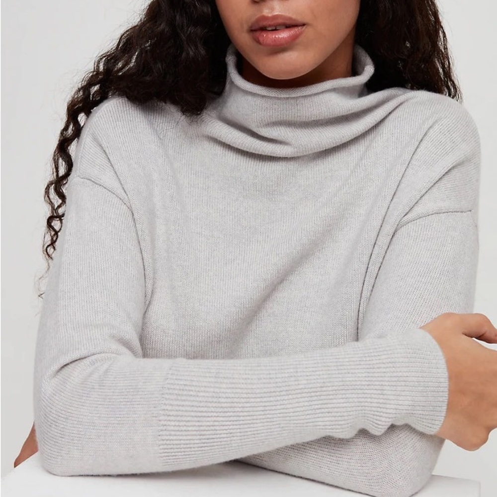Aritzia Wilfred Grey Cyprie Sweater Size Small